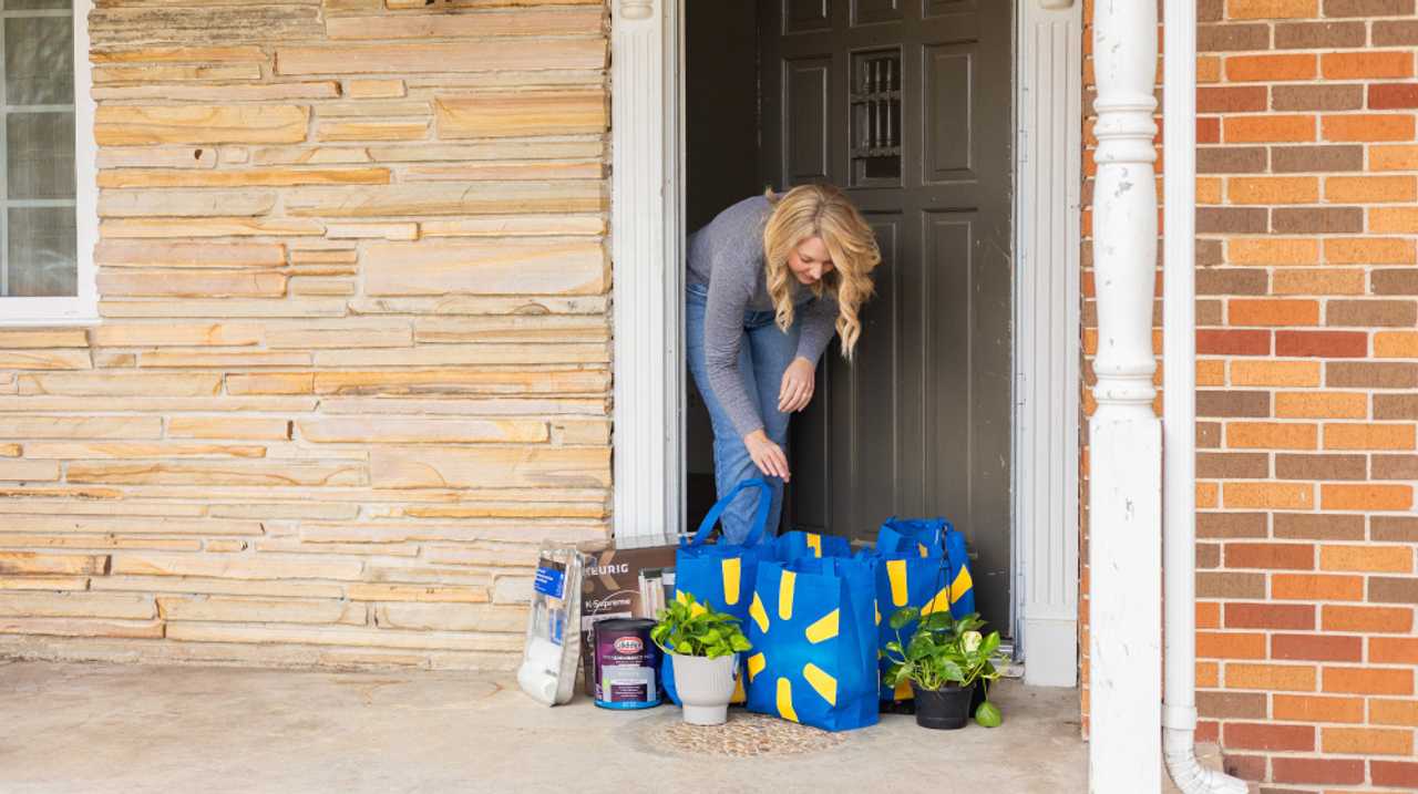 Walmart Offering 30-Minute Deliveries In Allentown Amid Growing Competition: What To Know