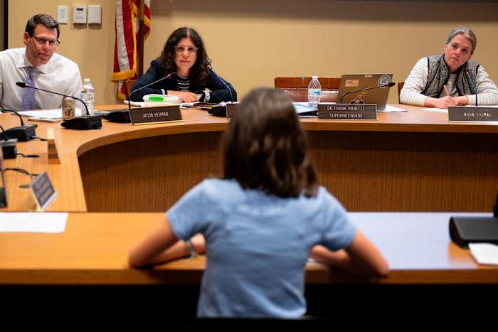 Some parents don't want their kids to use tech at school. But districts are pushing back