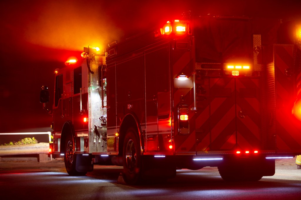 Crews battle overnight fire in Collingdale apartment building