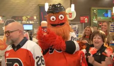 Wawa unveils new smoothie for Flyers’ mascot Gritty – NBC10 Philadelphia