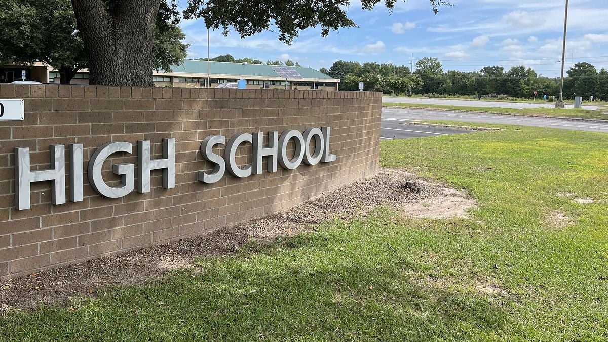 Despite tax revolt, Lower Merion keeps administrator pay high