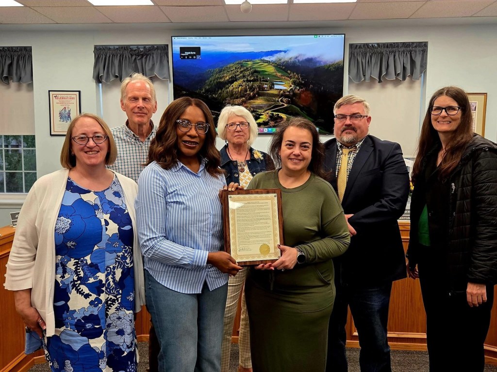 Lansdowne mayor honored for leadership, and a first