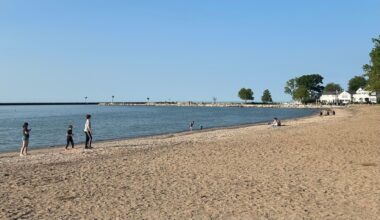 NWS Service issues alert about dangerously cold Lake Erie in May