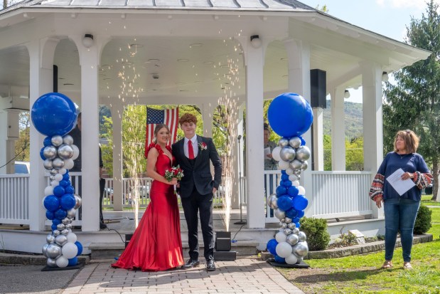 Palmerton Area High School students gather for Prom in the Park, on Friday, May 1, 2026, before heading to Bear Creek Mountain Resort for their prom.(Jonathan Broady/Special to The Morning Call)