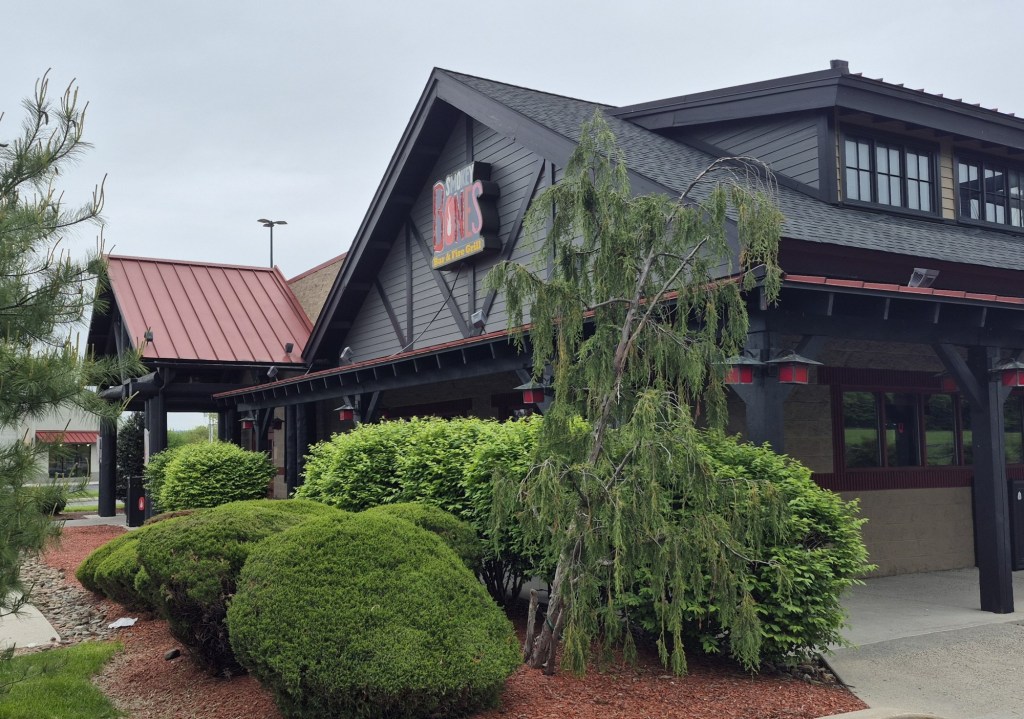 Smokey Bones closes suddenly in Berks