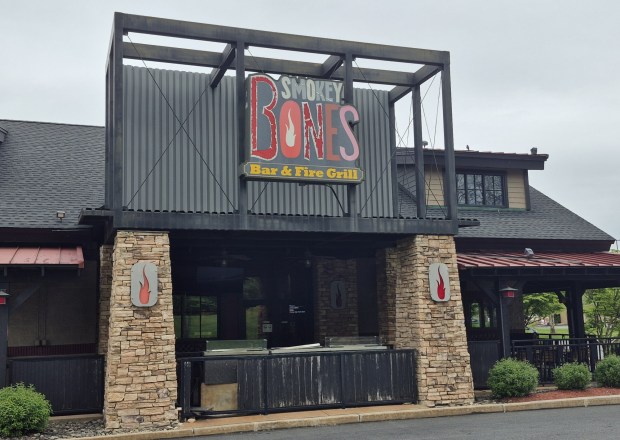 The Smokey Bones restaurant in the Broadcasting Square Shopping Center, Spring Township closed without notice on Tuesday, April 28. It was one of 20 locations in eight states that were shuttered. (DONNA ROVINS - MEDIANEWS GROUP PHOTO)
