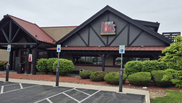 The Smokey Bones restaurant in the Broadcasting Square Shopping Center, Spring Township closed without notice on Tuesday, April 28. It was one of 20 locations in eight states that were shuttered. (DONNA ROVINS - MEDIANEWS GROUP PHOTO)