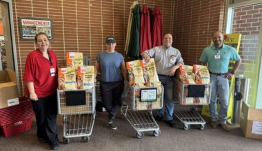Weis donates dog food to ARL of Berks as part of Paws for Pets program.
