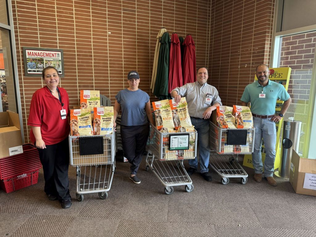 Weis donates dog food to ARL of Berks as part of Paws for Pets program.