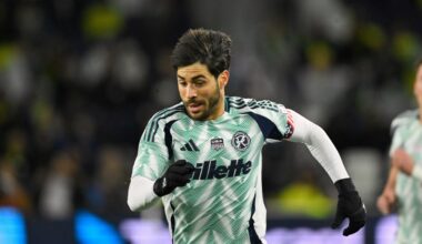 Revolution stay hot with 2-1 win over Philadelphia