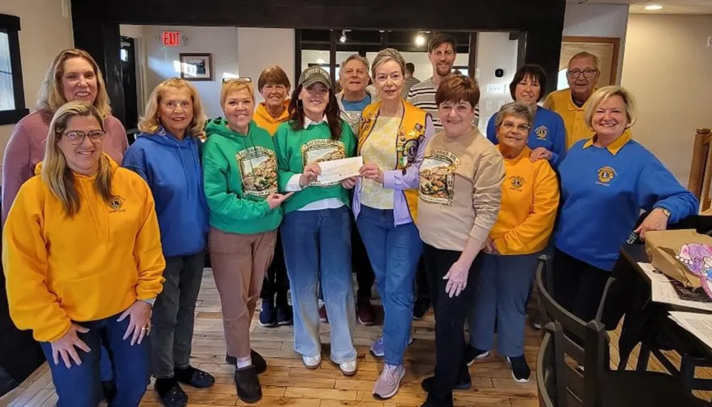 Lepre-Con Pub Crawl donates to Lions' Thanksgiving meals
