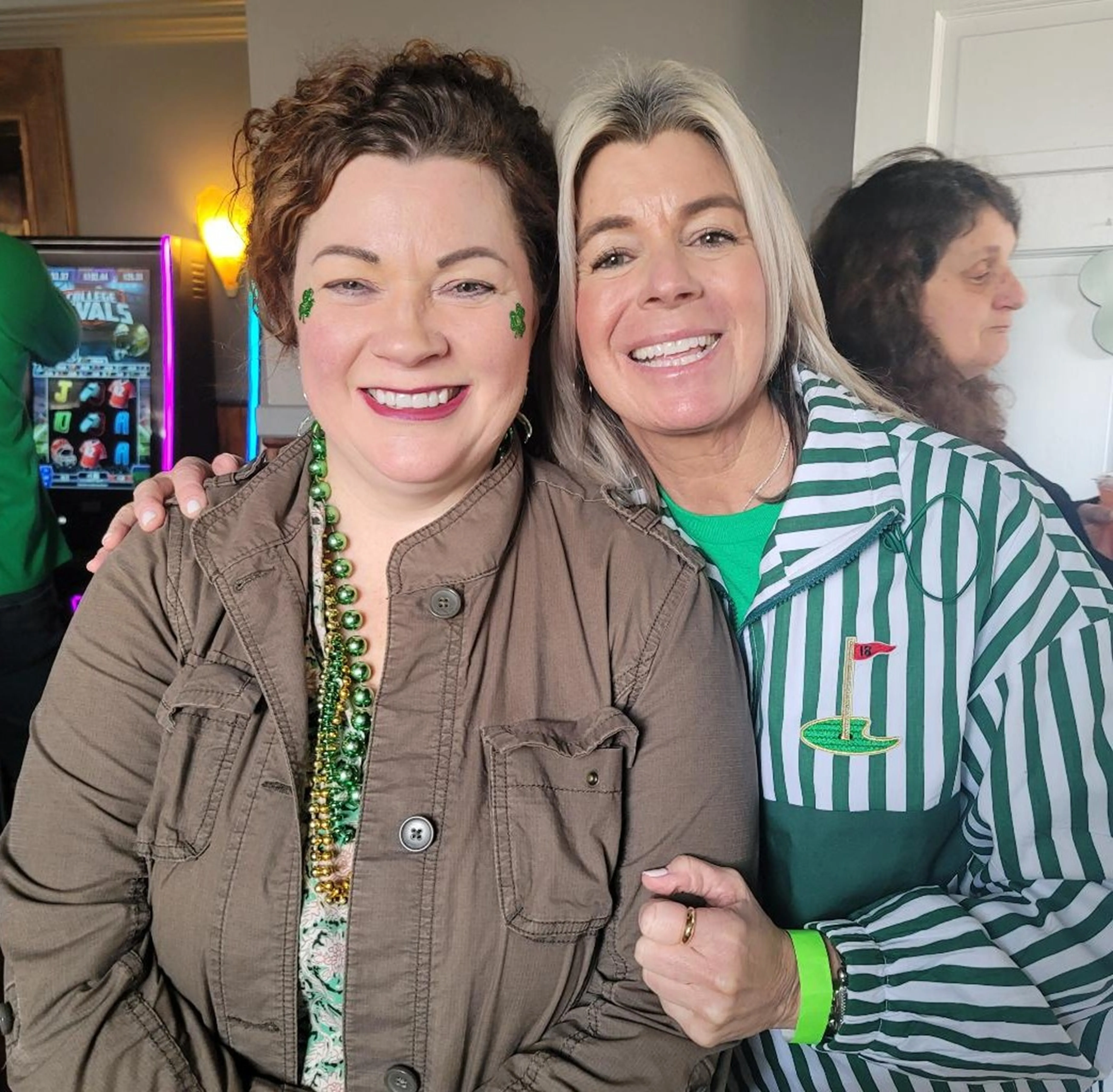 Lassies Kathy Mullen and Michele Rudalavage at Barrettâs Pub. (Submitted)