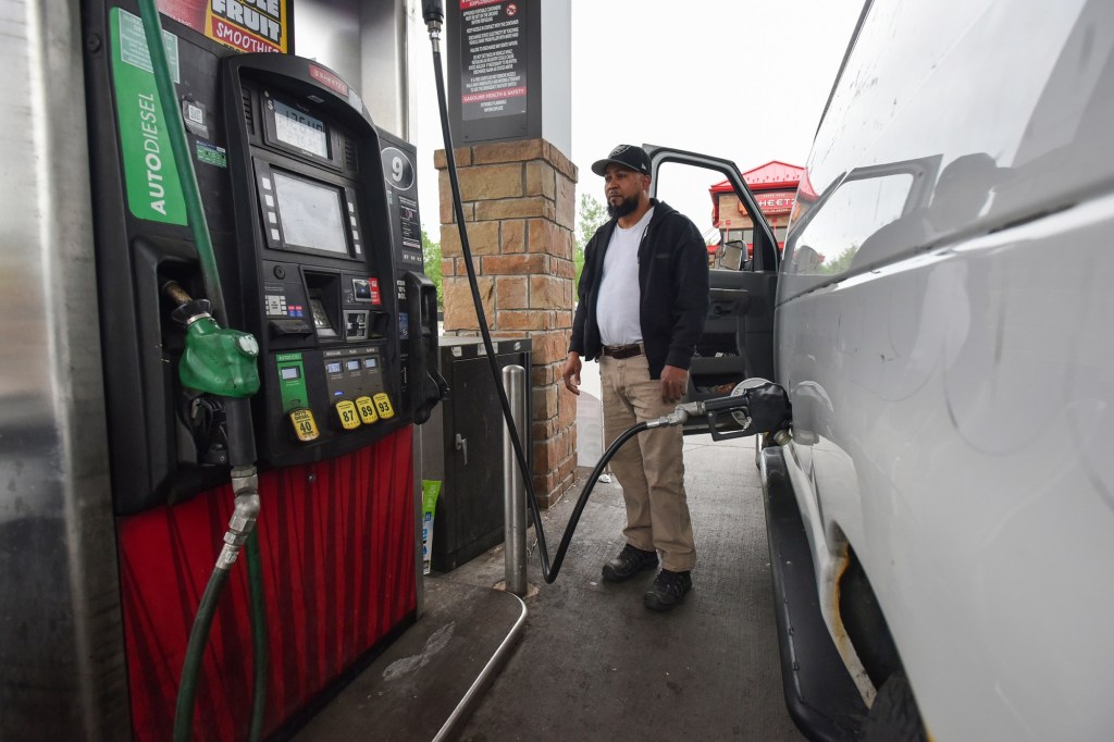 Surging gasoline prices to impact Memorial Day, summer travel