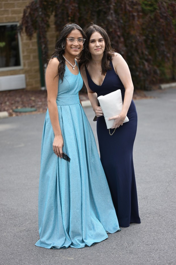 Catasauqua High School held its prom Friday, May 15, 2026, at Woodstone Country Club in Danielsville. Students and their guests arrive to the big night. (Monica Cabrera/The Morning Call)
