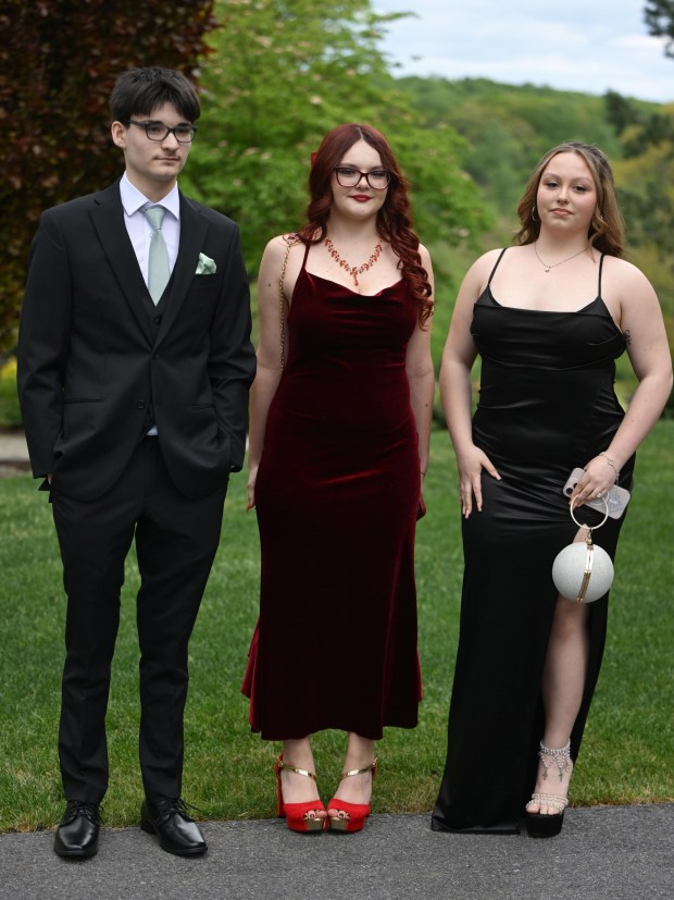 Catasauqua High School held its prom Friday, May 15, 2026, at Woodstone Country Club in Danielsville. Students and their guests arrive to the big night. (Monica Cabrera/The Morning Call)
