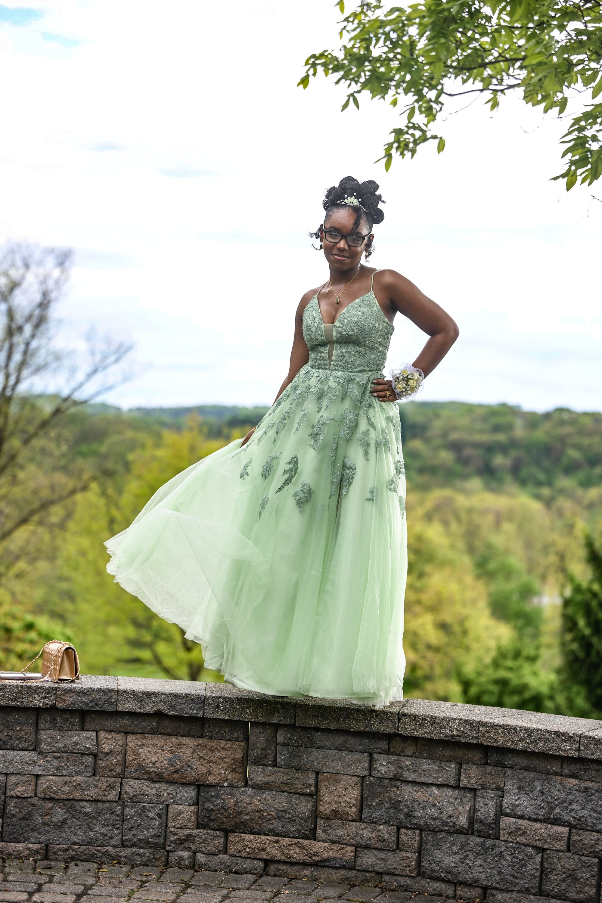 Catasauqua High School held its prom Friday, May 15, 2026, at Woodstone Country Club in Danielsville. Students and their guests arrive to the big night. (Monica Cabrera/The Morning Call)