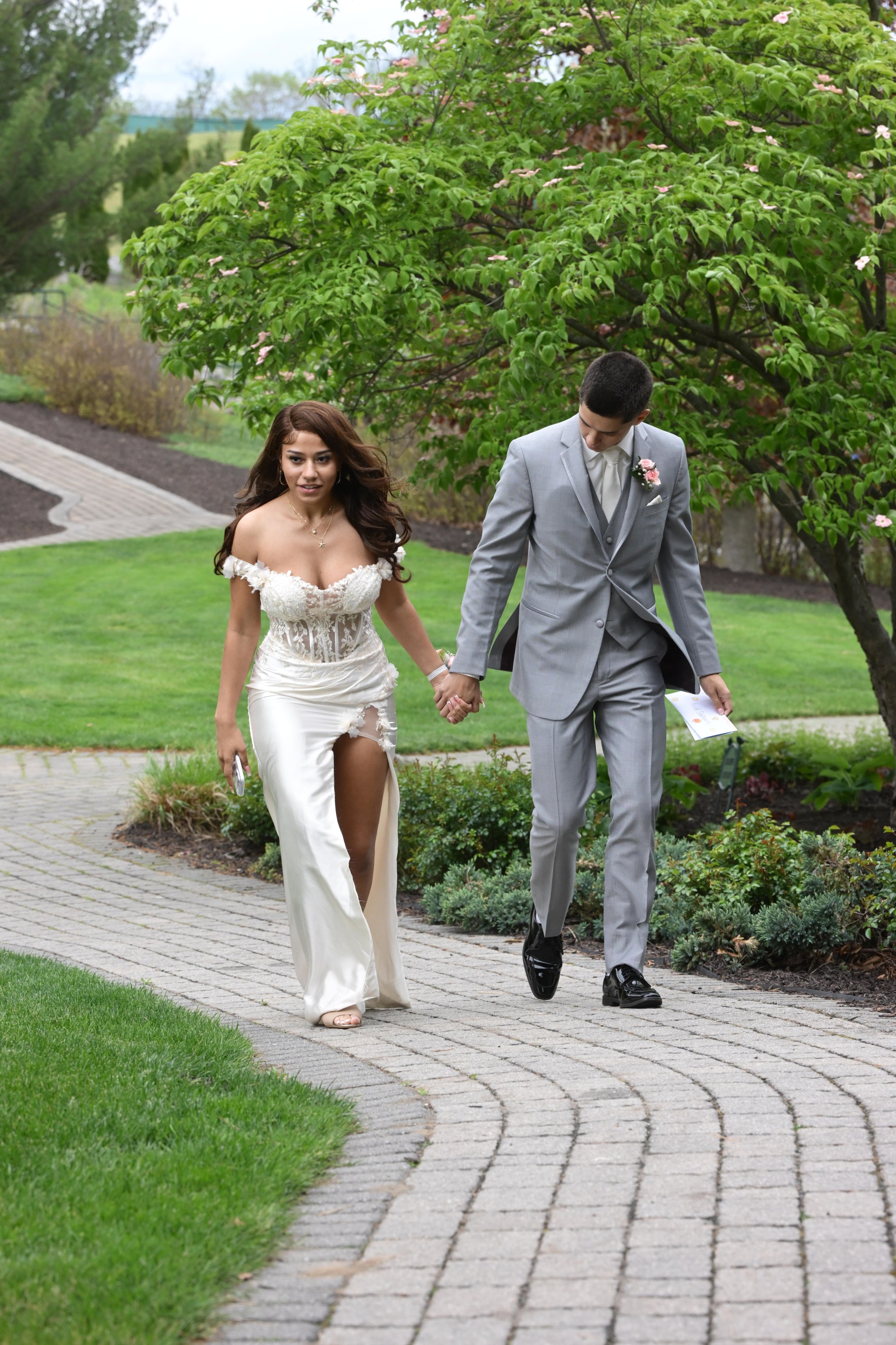 Catasauqua High School held its prom Friday, May 15, 2026, at Woodstone Country Club in Danielsville. Students and their guests arrive to the big night. (Monica Cabrera/The Morning Call)