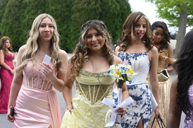 Catasauqua High School held its prom Friday, May 15, 2026, at Woodstone Country Club in Danielsville. Students and their guests arrive to the big night. (Monica Cabrera/The Morning Call)