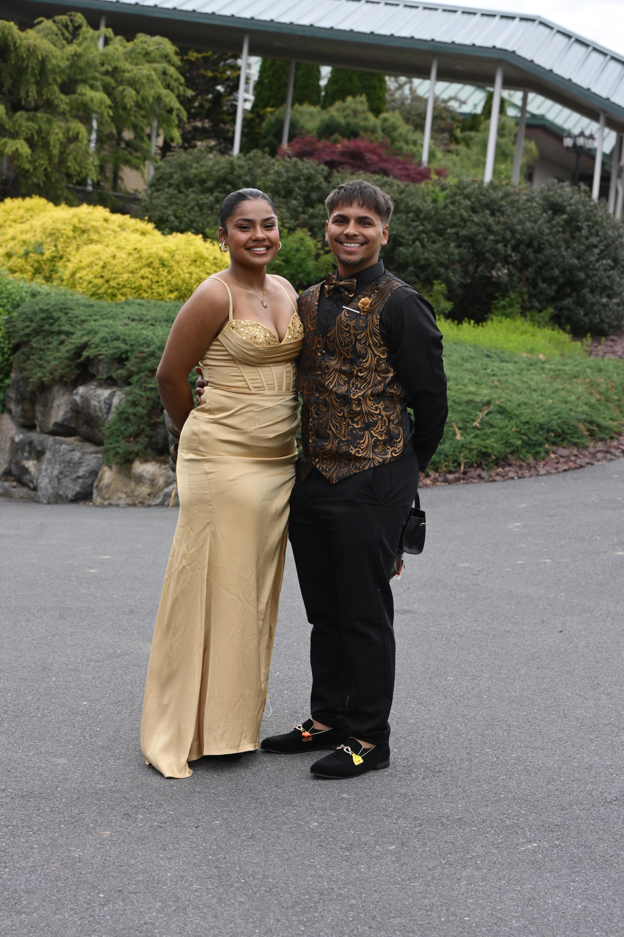 Catasauqua High School held its prom Friday, May 15, 2026, at Woodstone Country Club in Danielsville. Students and their guests arrive to the big night. (Monica Cabrera/The Morning Call)