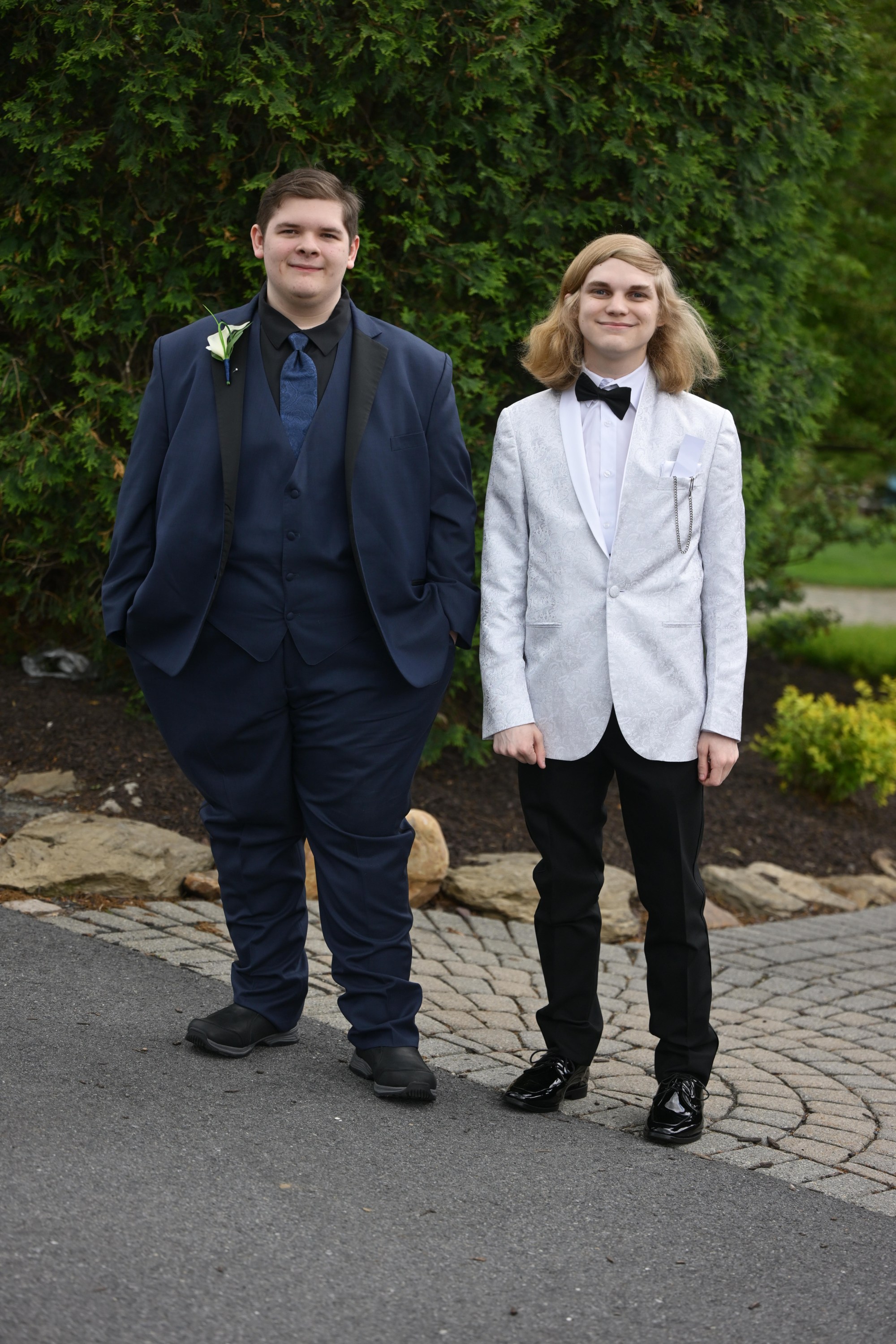 Catasauqua High School held its prom Friday, May 15, 2026, at Woodstone Country Club in Danielsville. Students and their guests arrive to the big night. (Monica Cabrera/The Morning Call)
