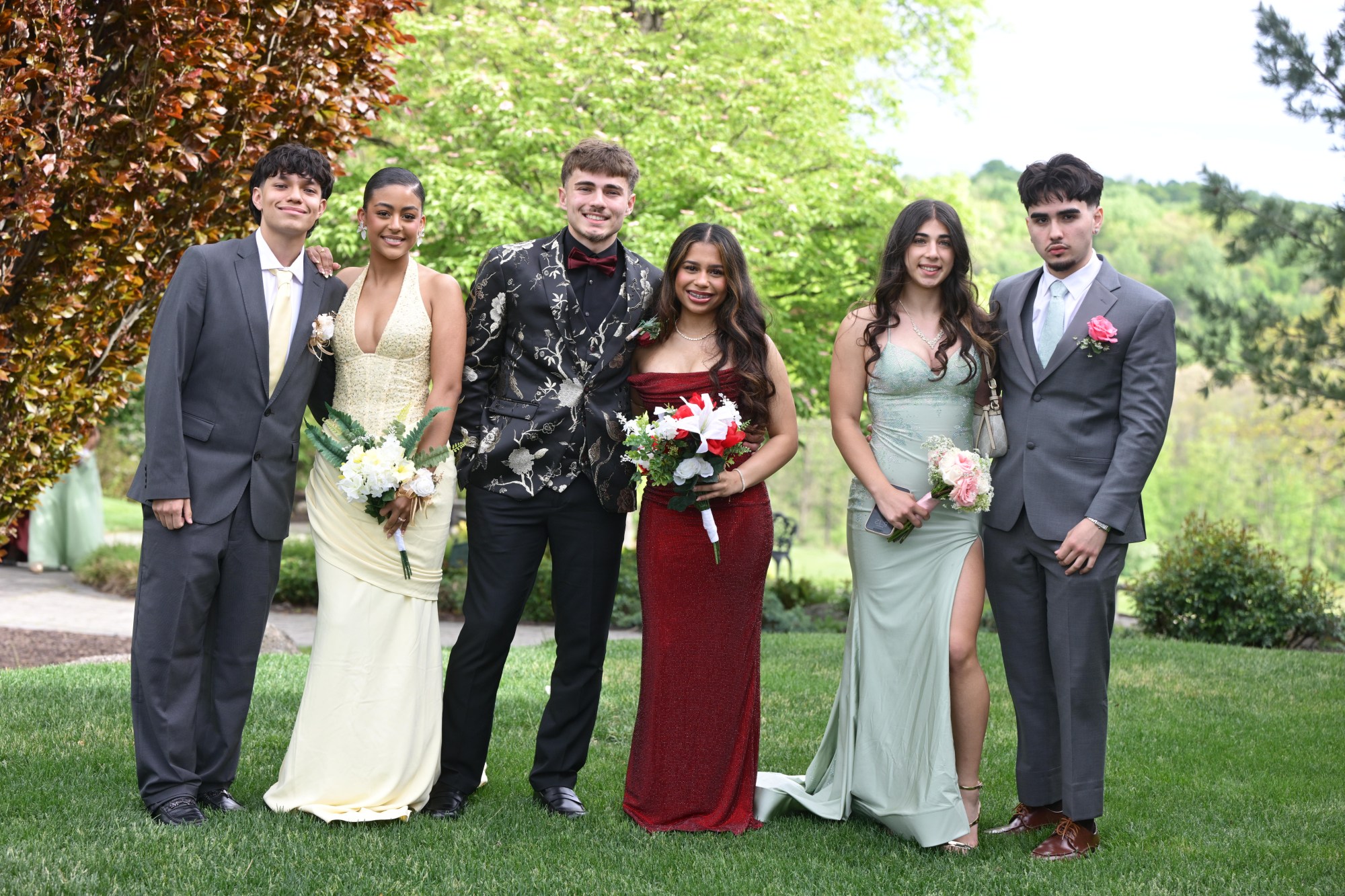 Catasauqua High School held its prom Friday, May 15, 2026, at Woodstone Country Club in Danielsville. Students and their guests arrive to the big night. (Monica Cabrera/The Morning Call)