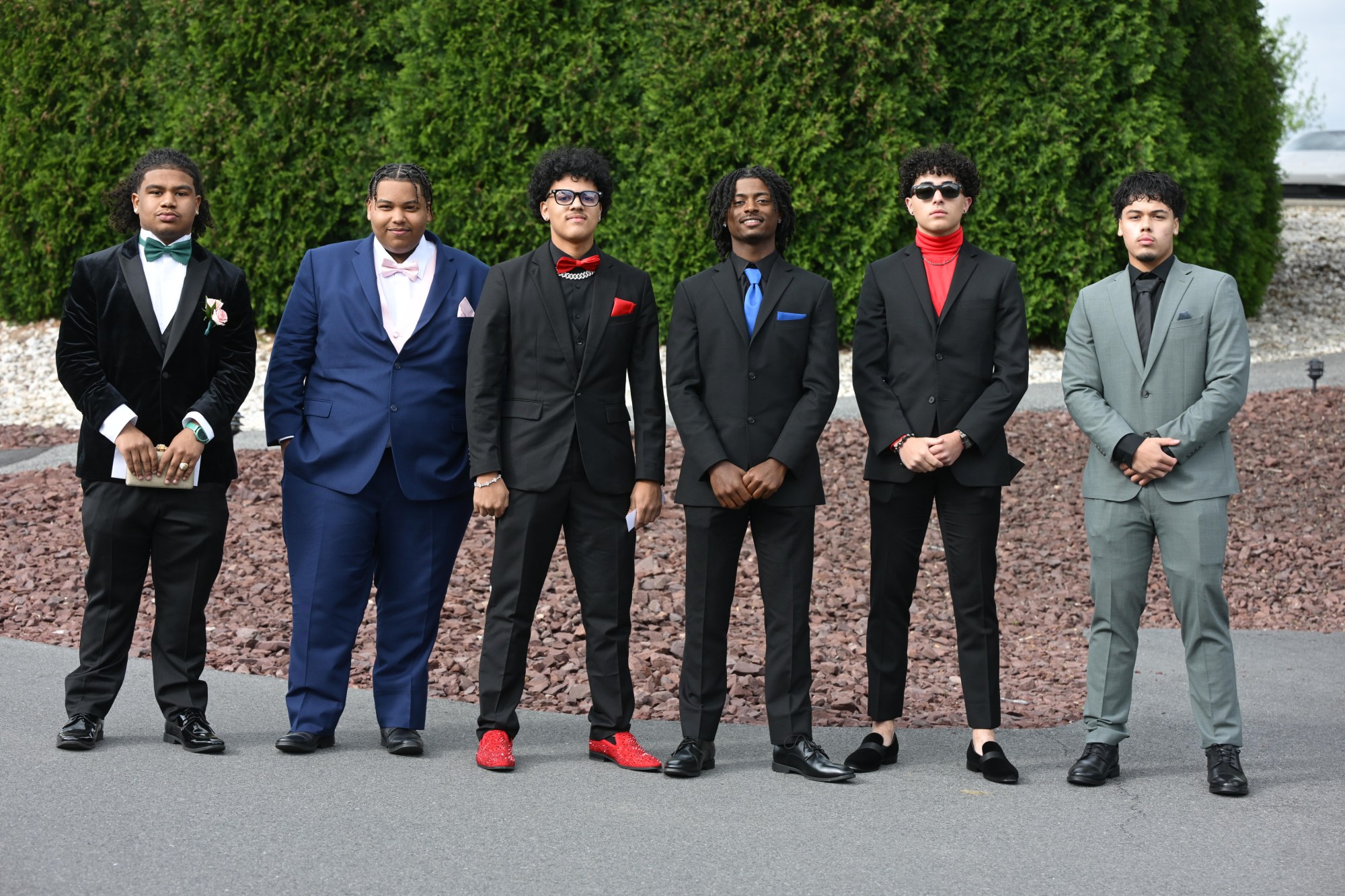 Catasauqua High School held its prom Friday, May 15, 2026, at Woodstone Country Club in Danielsville. Students and their guests arrive to the big night. (Monica Cabrera/The Morning Call)