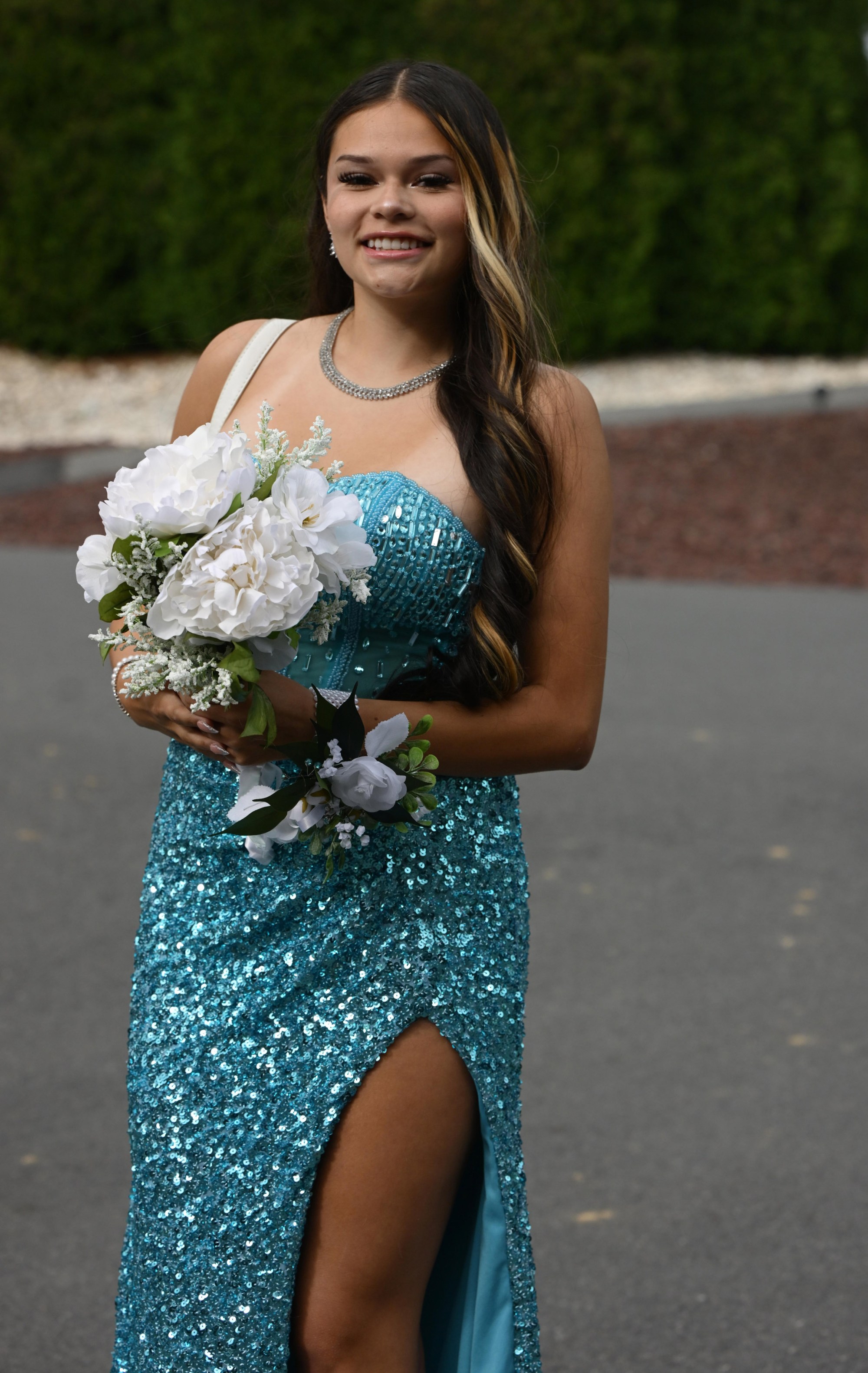 Catasauqua High School held its prom Friday, May 15, 2026, at Woodstone Country Club in Danielsville. Students and their guests arrive to the big night. (Monica Cabrera/The Morning Call)