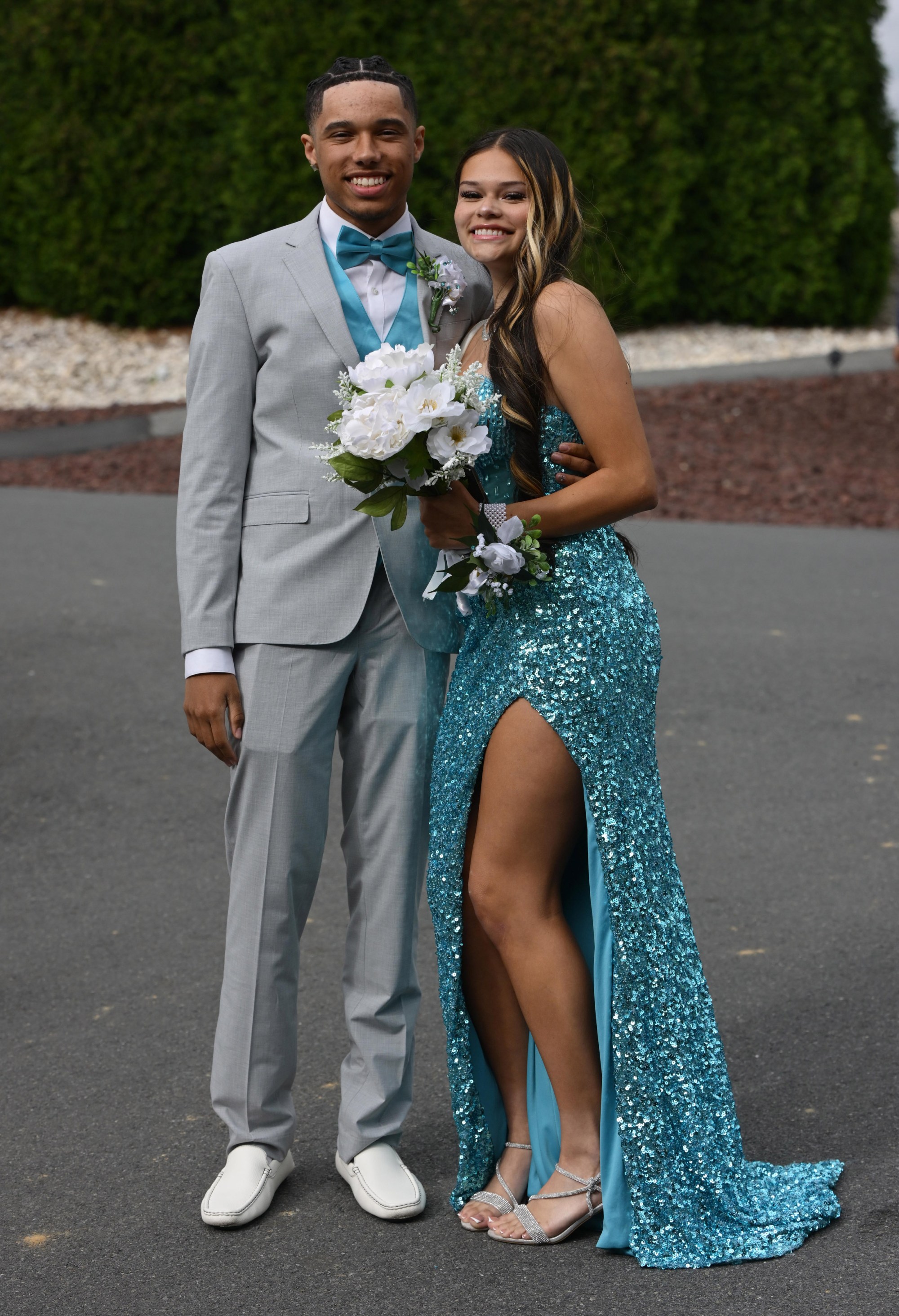 Catasauqua High School held its prom Friday, May 15, 2026, at Woodstone Country Club in Danielsville. Students and their guests arrive to the big night. (Monica Cabrera/The Morning Call)