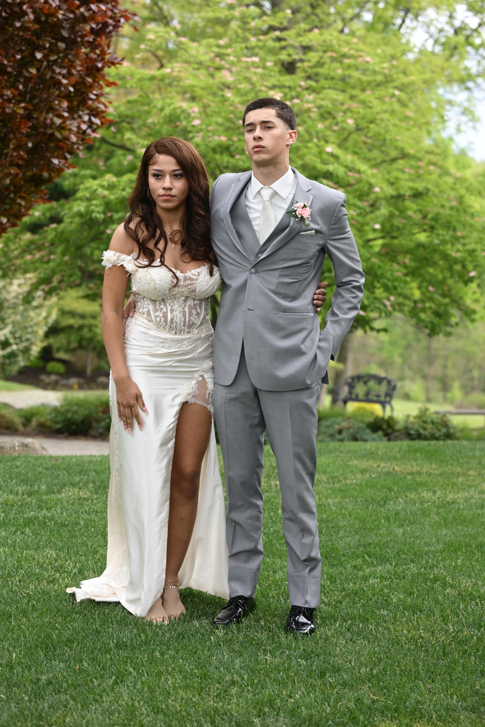 Catasauqua High School held its prom Friday, May 15, 2026, at Woodstone Country Club in Danielsville. Students and their guests arrive to the big night. (Monica Cabrera/The Morning Call)