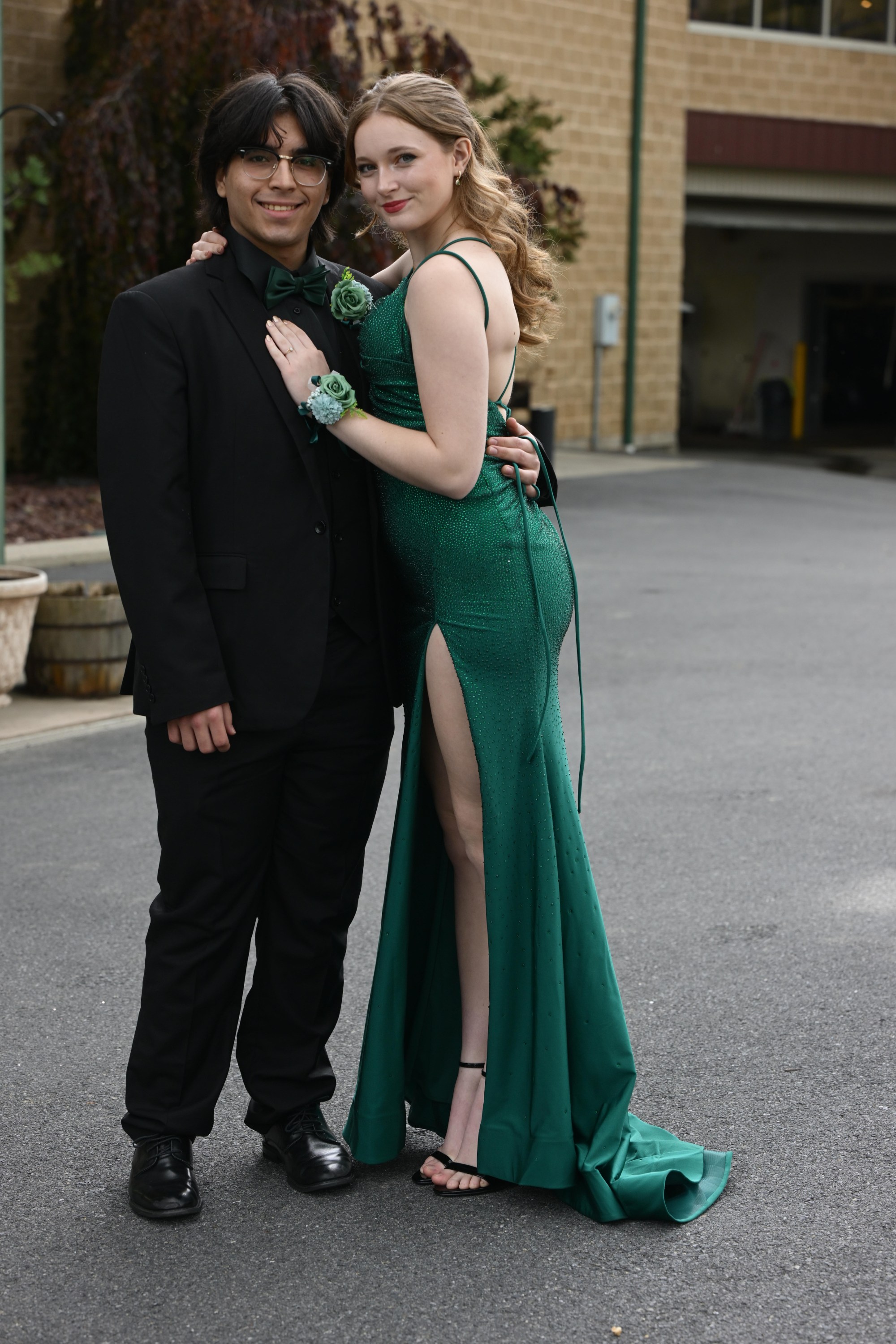 Catasauqua High School held its prom Friday, May 15, 2026, at Woodstone Country Club in Danielsville. Students and their guests arrive to the big night. (Monica Cabrera/The Morning Call)