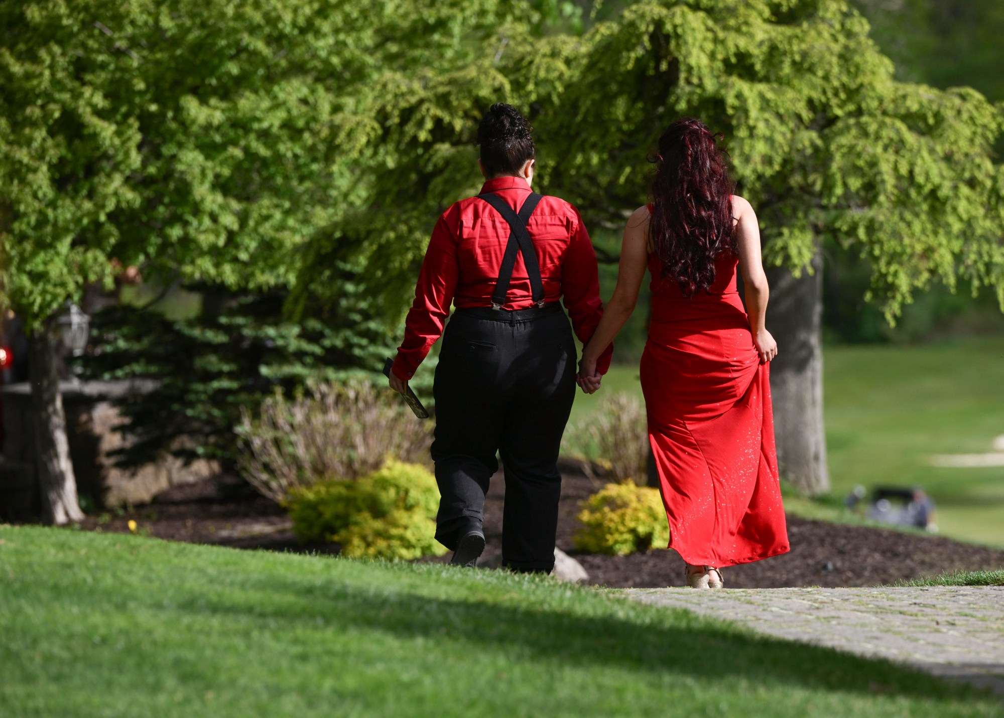 Catasauqua High School held its prom Friday, May 15, 2026, at Woodstone Country Club in Danielsville. Students and their guests arrive to the big night. (Monica Cabrera/The Morning Call)