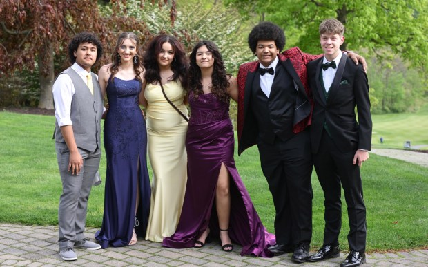 Catasauqua High School held its prom Friday, May 15, 2026, at Woodstone Country Club in Danielsville. Students and their guests arrive to the big night. (Monica Cabrera/The Morning Call)