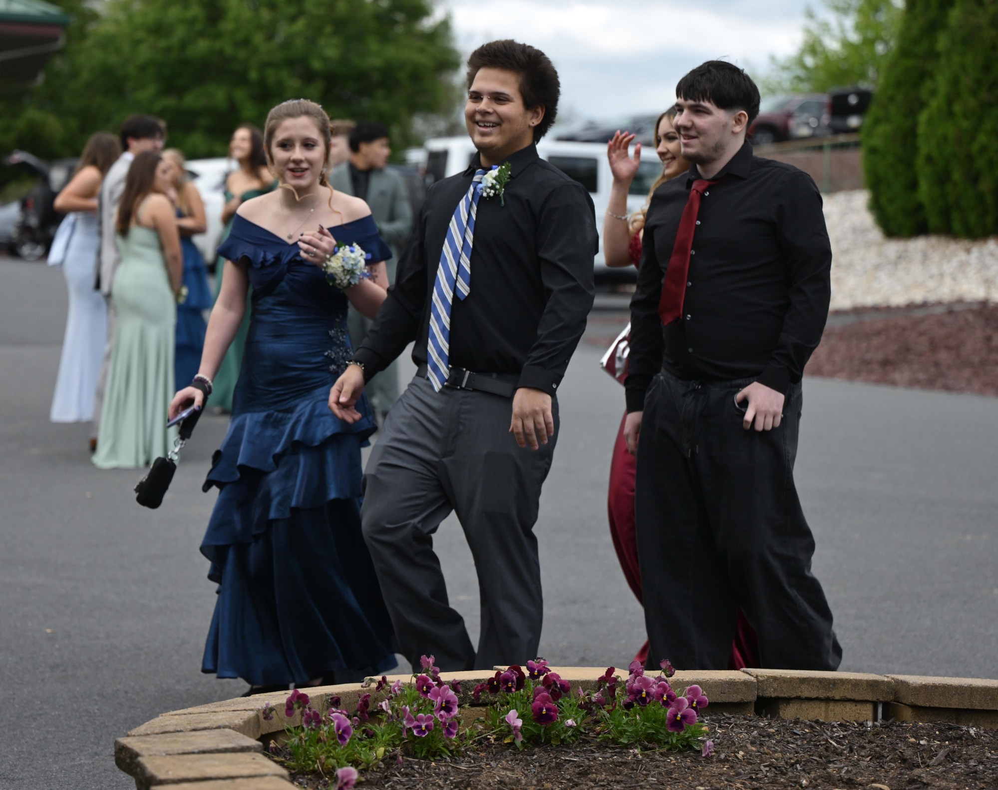 Catasauqua High School held its prom Friday, May 15, 2026, at Woodstone Country Club in Danielsville. Students and their guests arrive to the big night. (Monica Cabrera/The Morning Call)