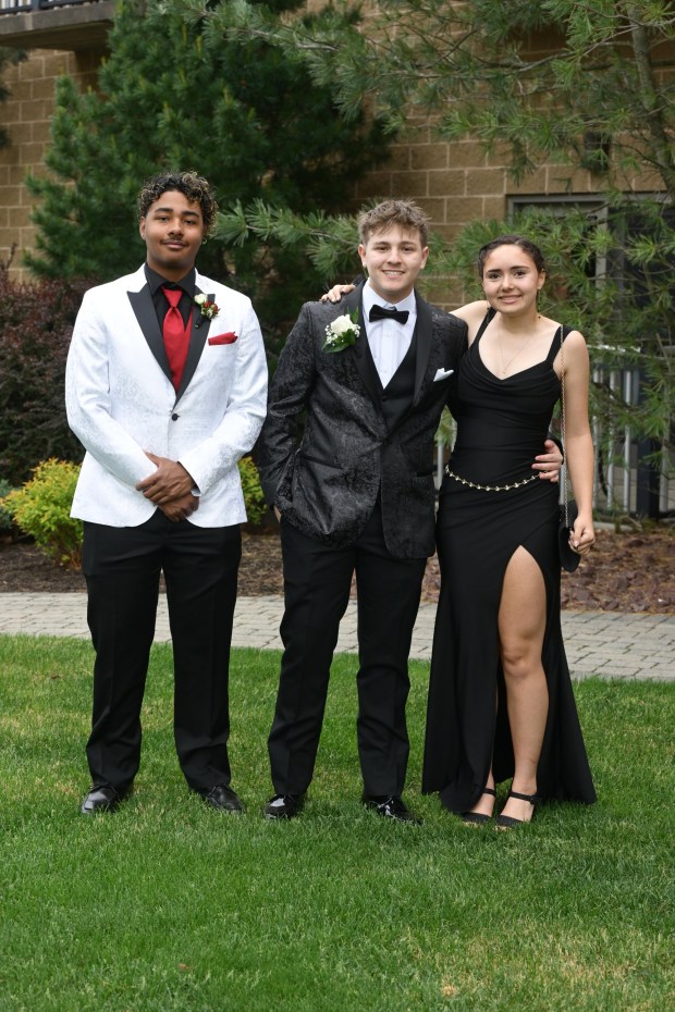 Catasauqua High School held its prom Friday, May 15, 2026, at Woodstone Country Club in Danielsville. Students and their guests arrive to the big night. (Monica Cabrera/The Morning Call)