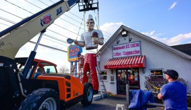 ‘Giant Chip’ statue gets welcome-back party at Lehigh Valley ice cream shop