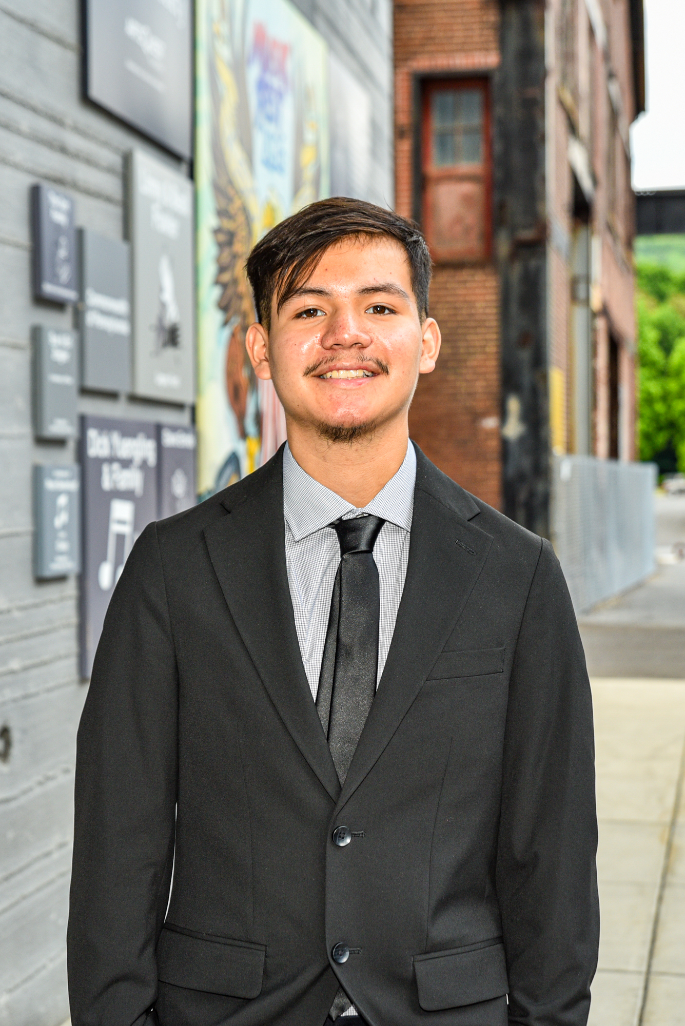Easton Area High School held its prom Saturday, May 16, at SteelStacks in Bethlehem. Students and their guests arrive to the big night. (Riley Gallagher/Christmas City Studio)