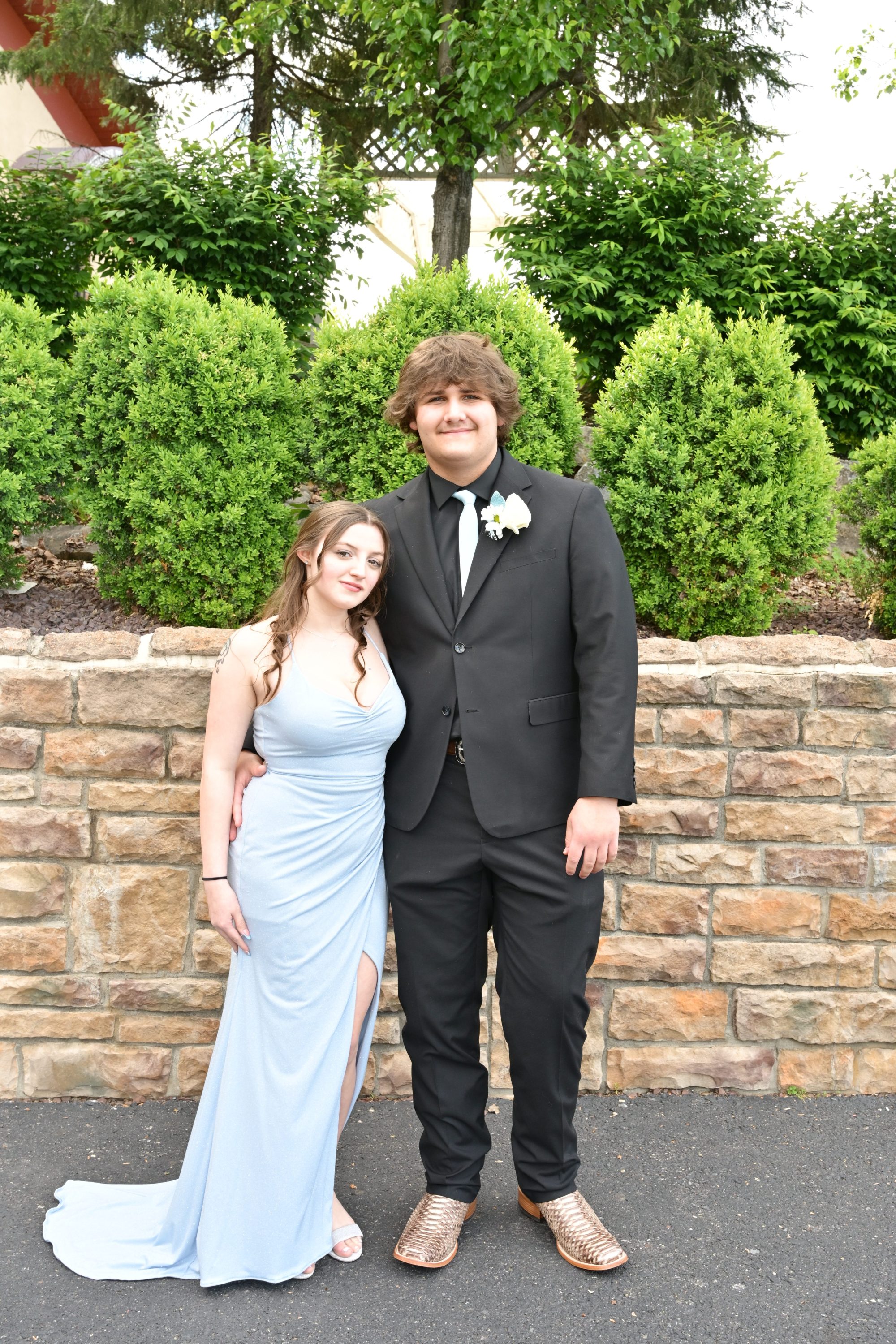 Emmaus High School held its senior prom Friday, May 8, 2026, at The Palace Center in Allentown. Students and their guests arrive to the big night. (April Gamiz/The Morning Call)