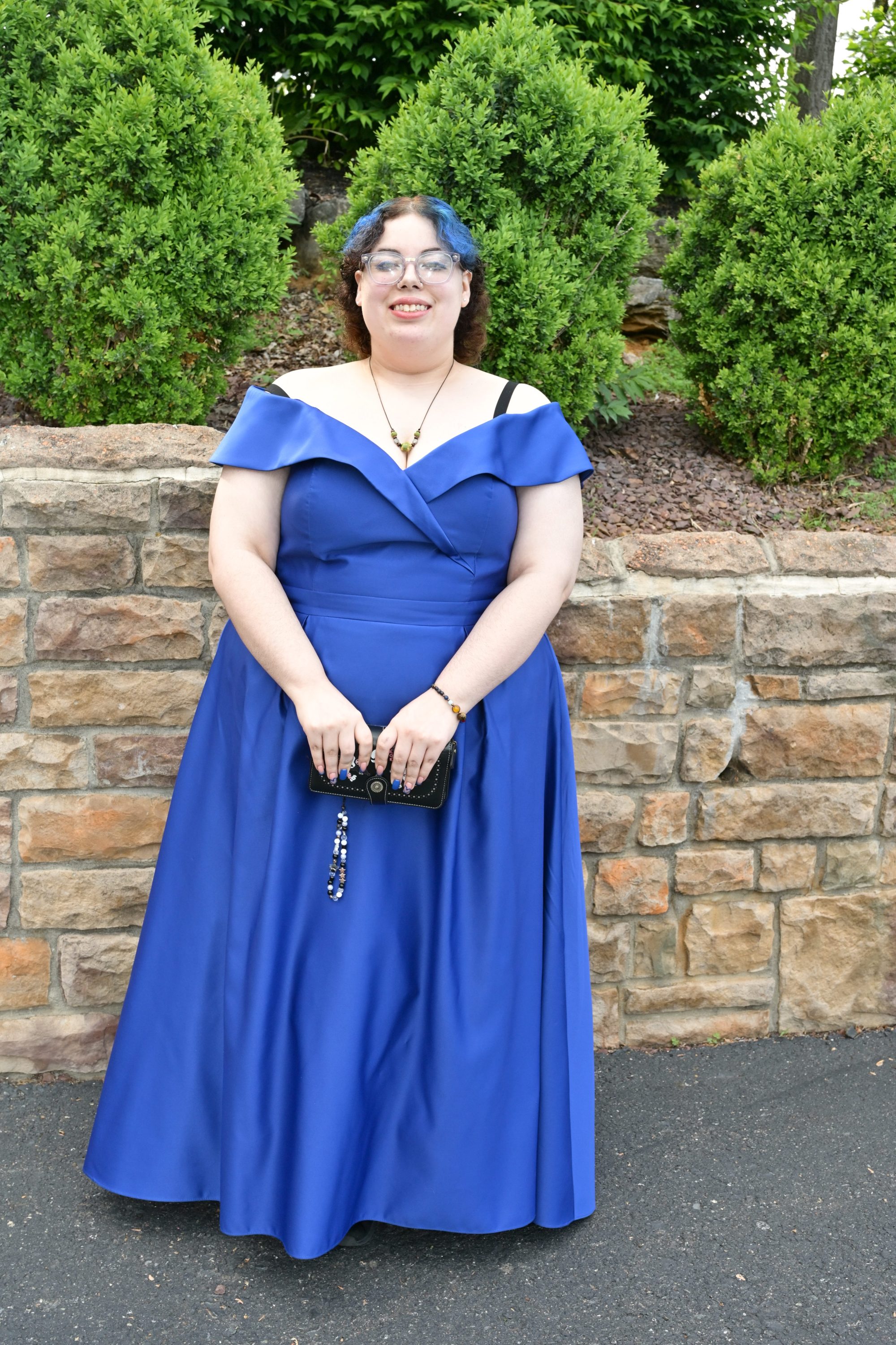 Emmaus High School held its senior prom Friday, May 8, 2026, at The Palace Center in Allentown. Students and their guests arrive to the big night. (April Gamiz/The Morning Call)