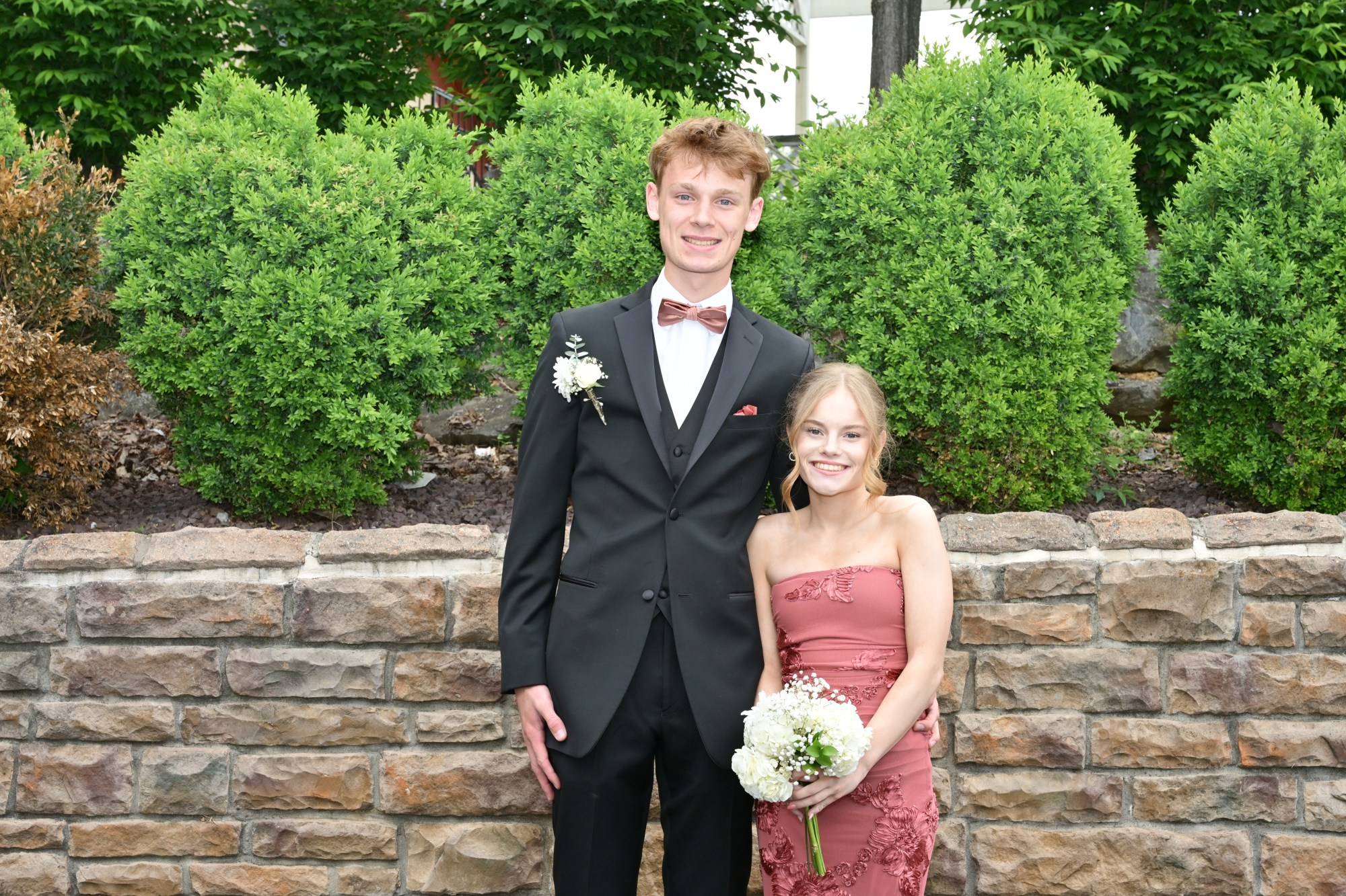 Emmaus High School held its senior prom Friday, May 8, 2026, at The Palace Center in Allentown. Students and their guests arrive to the big night. (April Gamiz/The Morning Call)