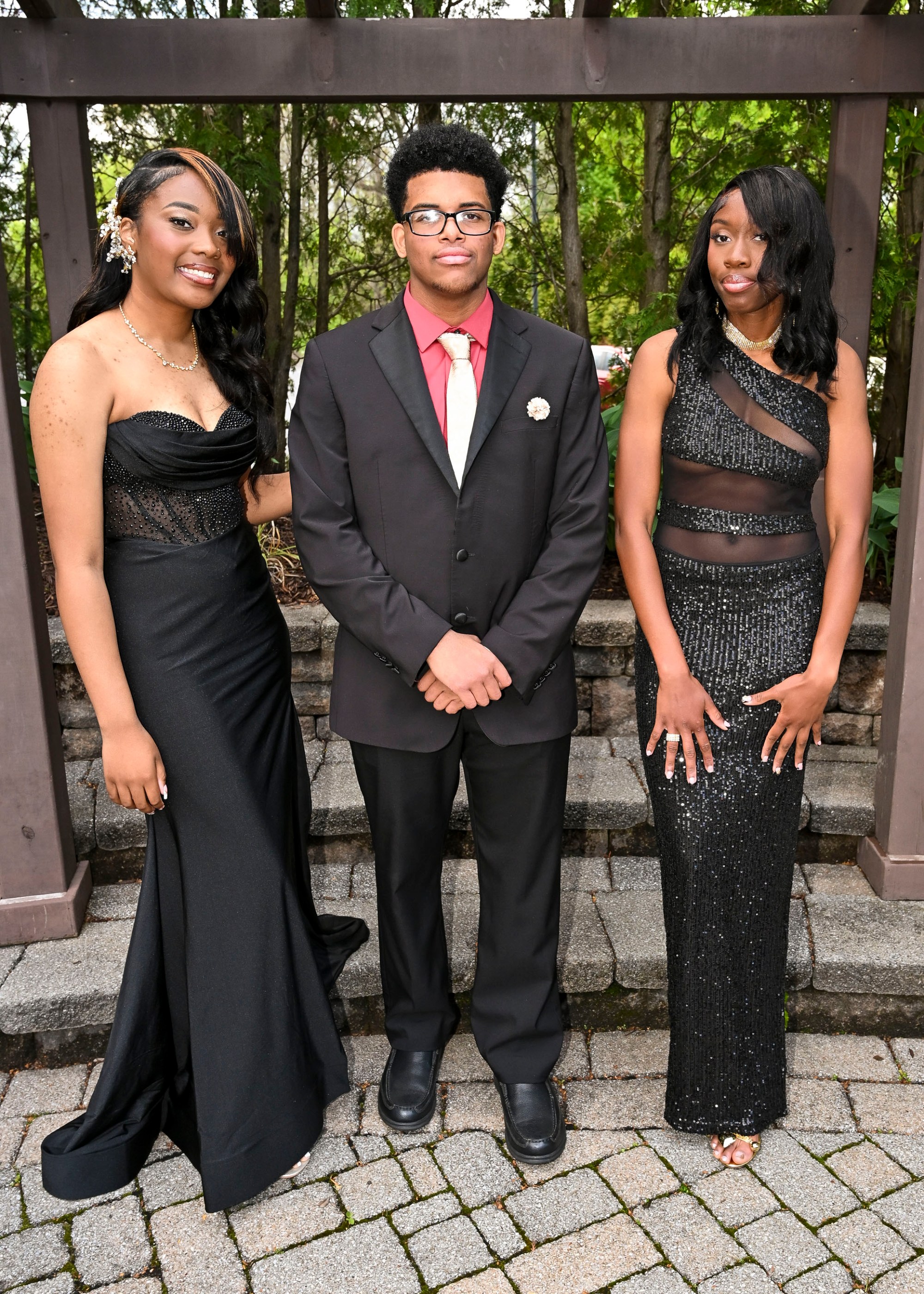Lincoln Leadership Academy held its prom Thursday, April 30, 2026, at Blue Grillhouse in Bethlehem Township. Students and their guests arrive to the big night. (April Gamiz/The Morning Call)