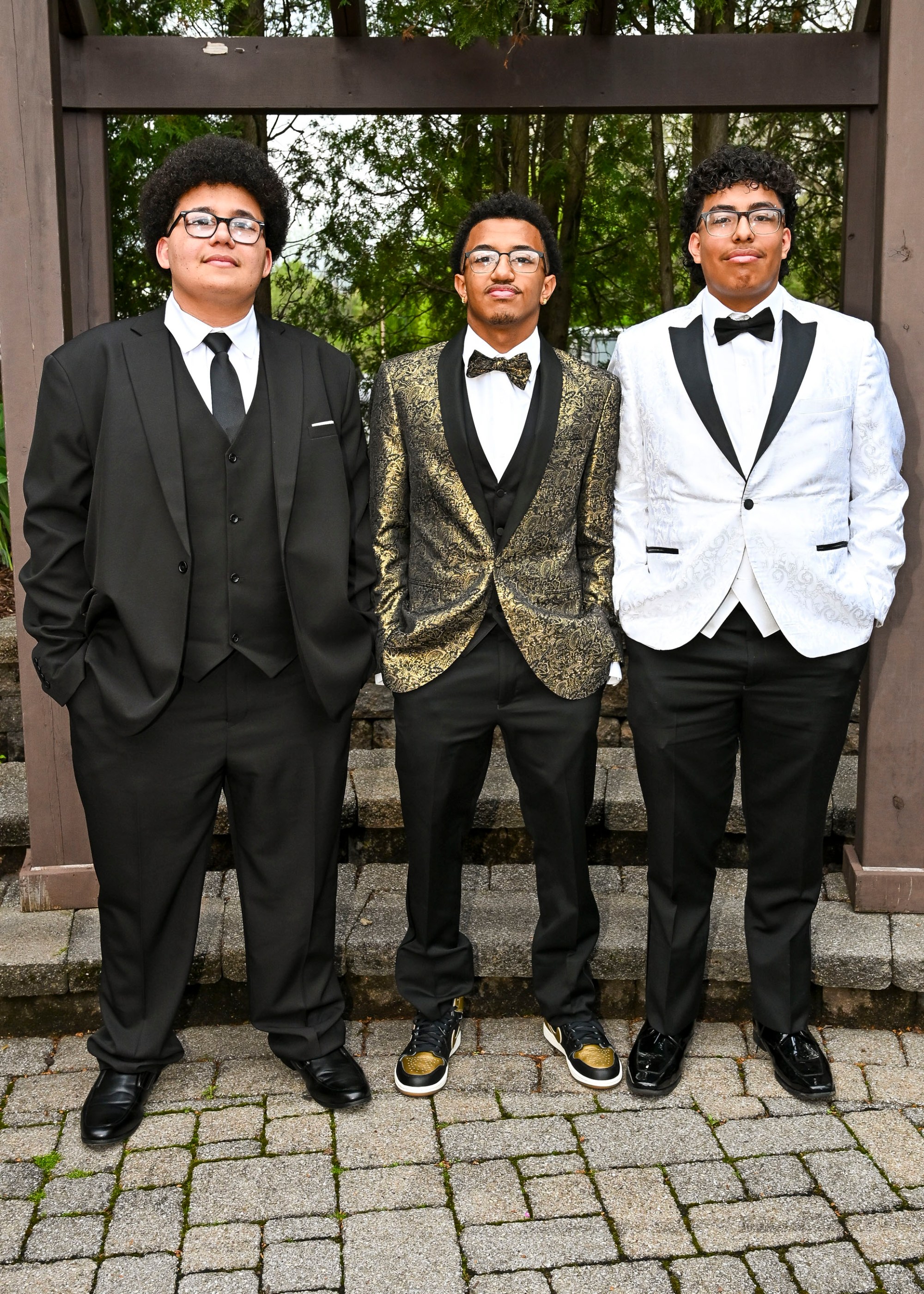Lincoln Leadership Academy held its prom Thursday, April 30, 2026, at Blue Grillhouse in Bethlehem Township. Students and their guests arrive to the big night. (April Gamiz/The Morning Call)