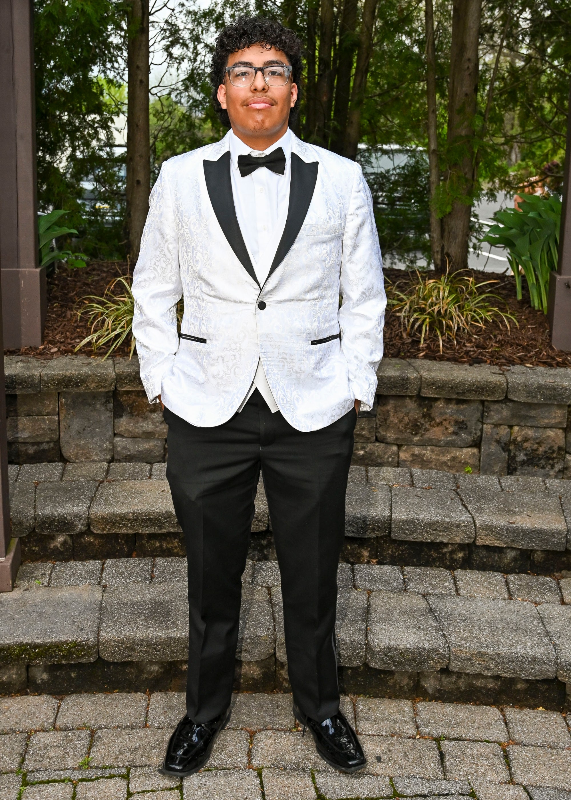 Lincoln Leadership Academy held its prom Thursday, April 30, 2026, at Blue Grillhouse in Bethlehem Township. Students and their guests arrive to the big night. (April Gamiz/The Morning Call)
