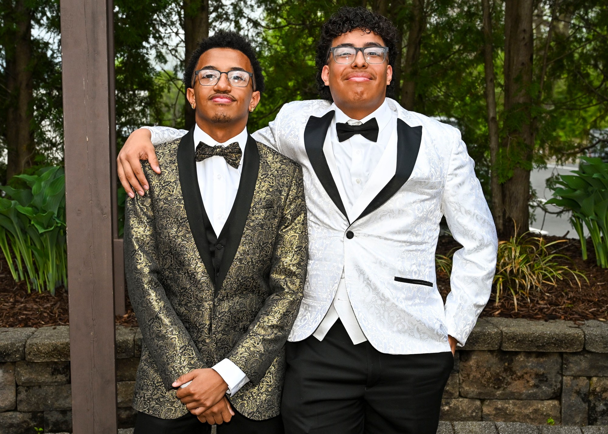 Lincoln Leadership Academy held its prom Thursday, April 30, 2026, at Blue Grillhouse in Bethlehem Township. Students and their guests arrive to the big night. (April Gamiz/The Morning Call)