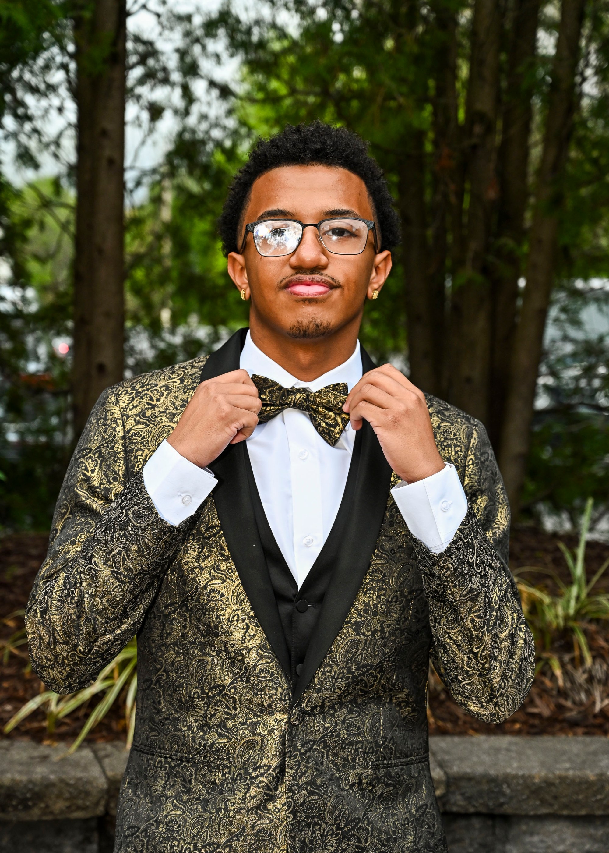 Lincoln Leadership Academy held its prom Thursday, April 30, 2026, at Blue Grillhouse in Bethlehem Township. Students and their guests arrive to the big night. (April Gamiz/The Morning Call)