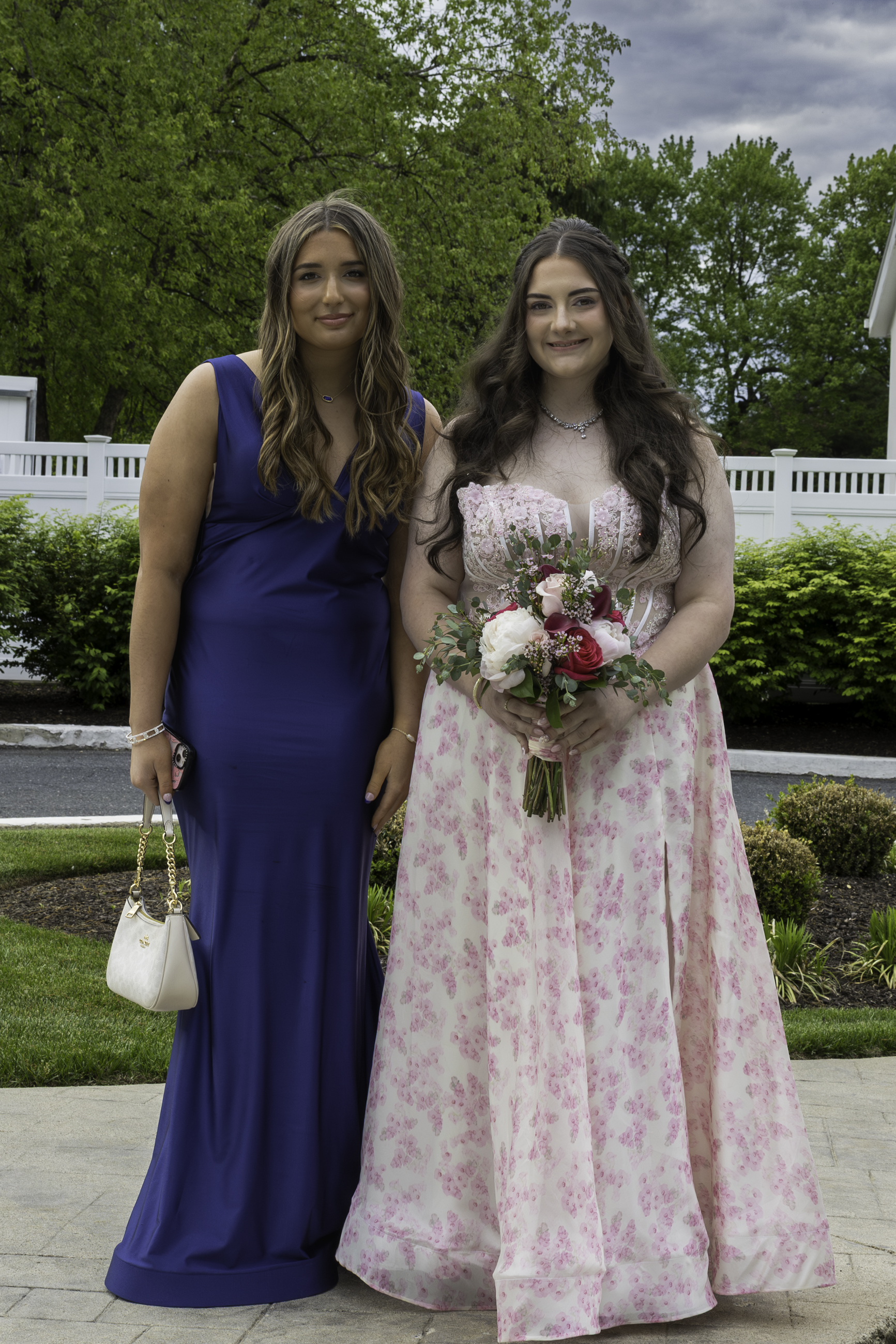 Notre Dame High School-Green Pond held its 2026 prom Friday, May 15, at Northampton Country Club in Bethlehem Township. Students and their guests arrive to the big night. (Jennifer Bogari/Christmas City Studio)