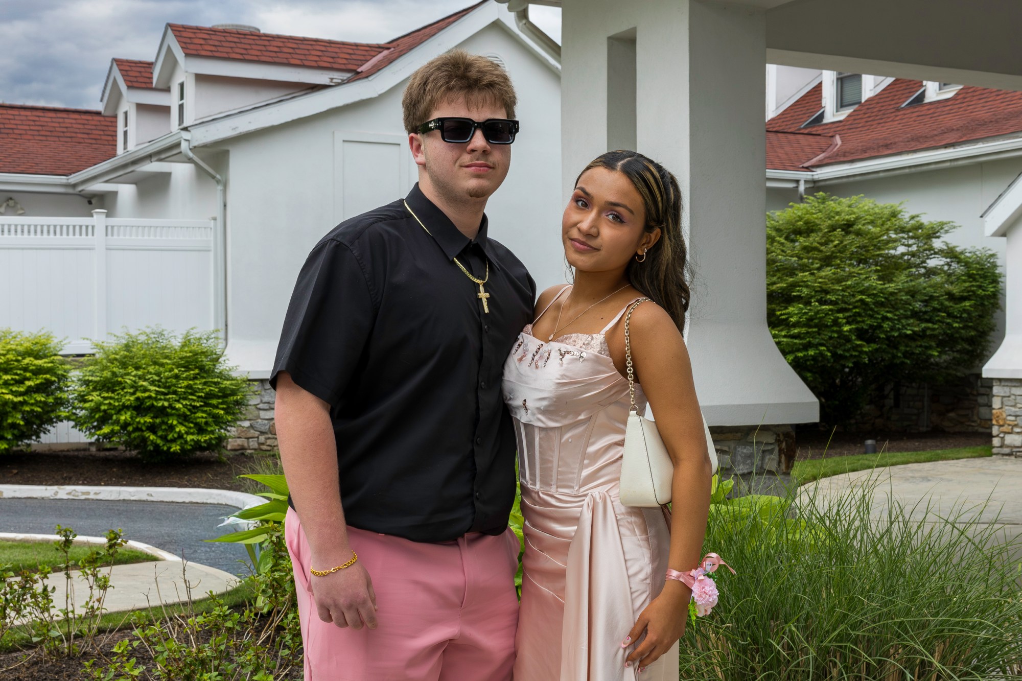 Notre Dame High School-Green Pond held its 2026 prom Friday, May 15, at Northampton Country Club in Bethlehem Township. Students and their guests arrive to the big night. (Jennifer Bogari/Christmas City Studio)