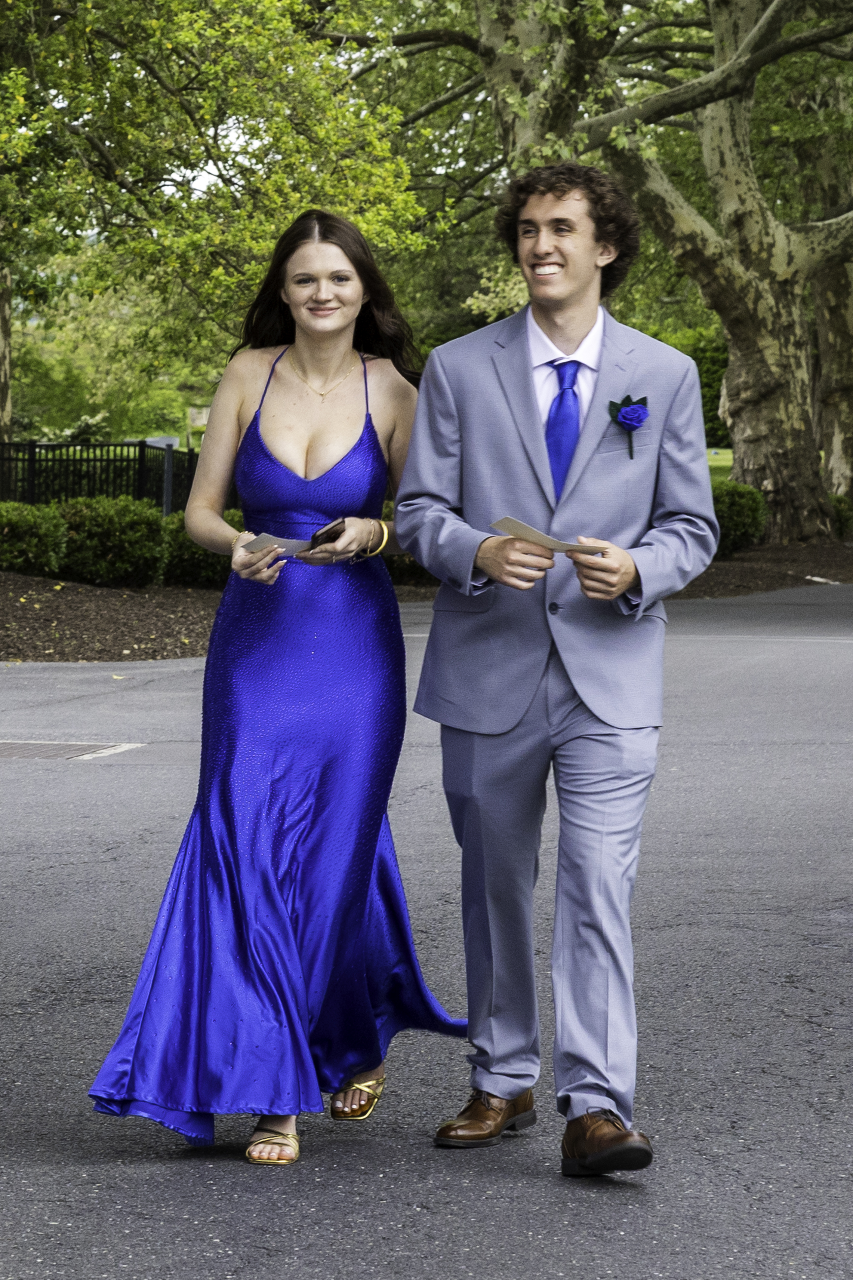 Notre Dame High School-Green Pond held its 2026 prom Friday, May 15, at Northampton Country Club in Bethlehem Township. Students and their guests arrive to the big night. (Jennifer Bogari/Christmas City Studio)
