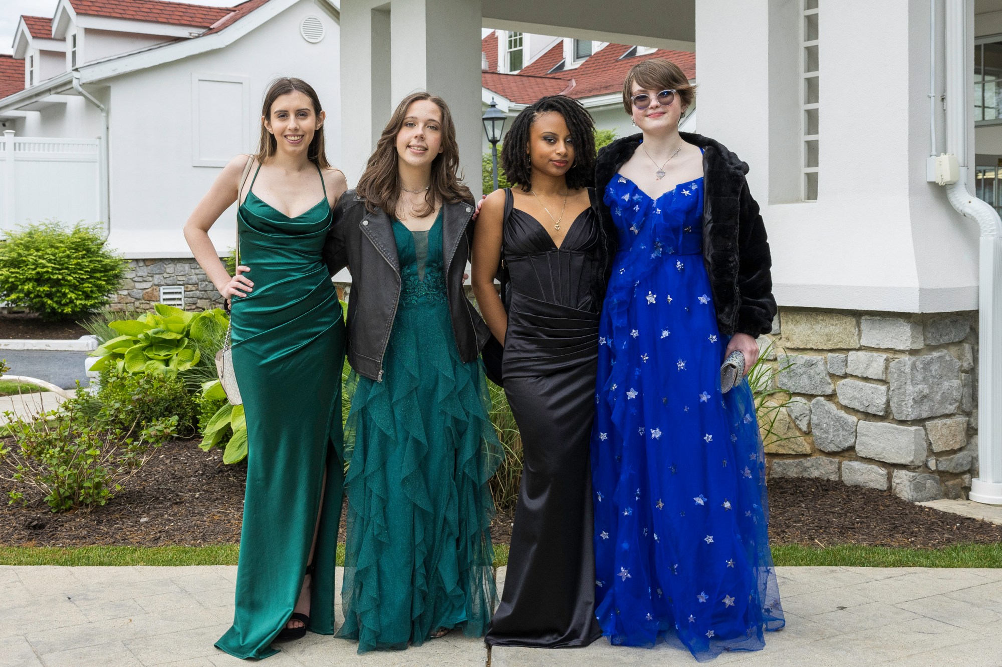 Notre Dame High School-Green Pond held its 2026 prom Friday, May 15, at Northampton Country Club in Bethlehem Township. Students and their guests arrive to the big night. (Jennifer Bogari/Christmas City Studio)