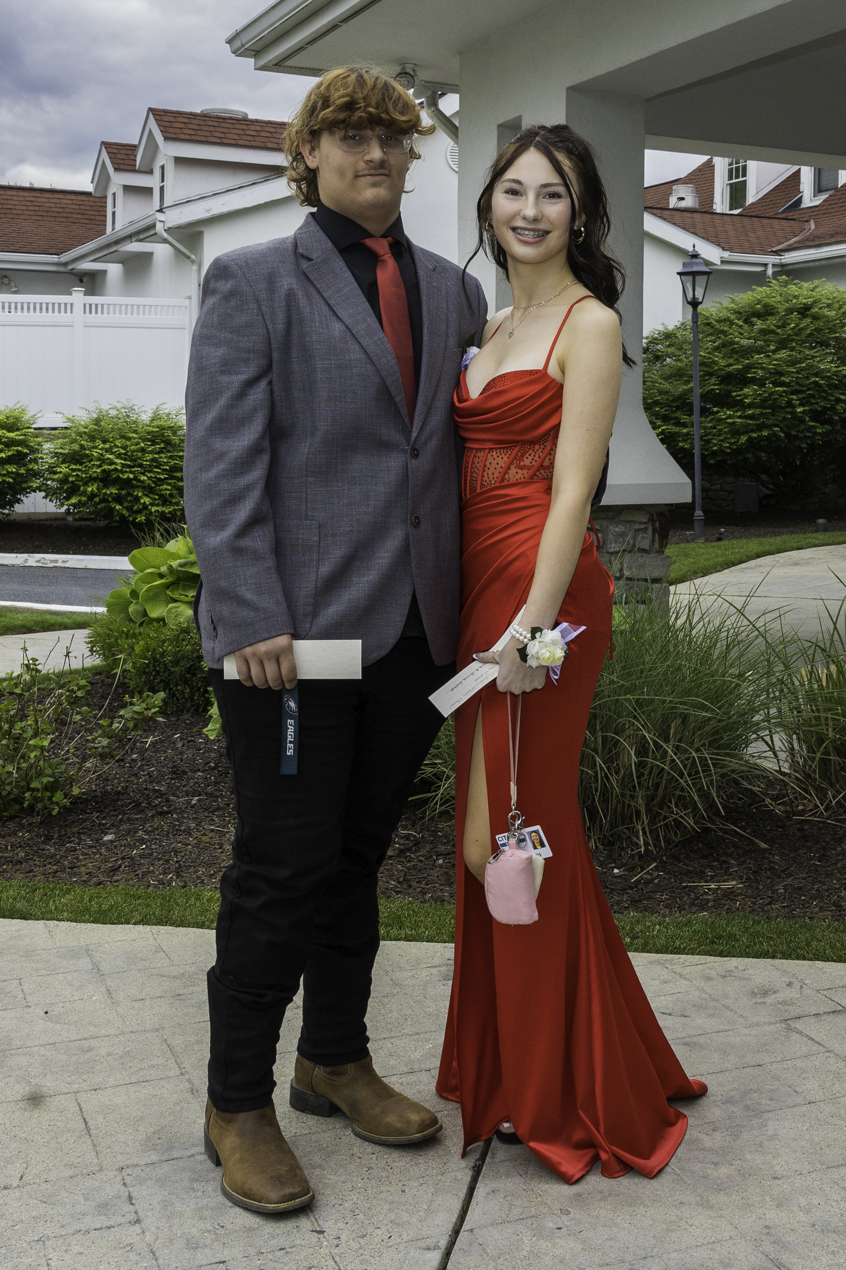 Notre Dame High School-Green Pond held its 2026 prom Friday, May 15, at Northampton Country Club in Bethlehem Township. Students and their guests arrive to the big night. (Jennifer Bogari/Christmas City Studio)