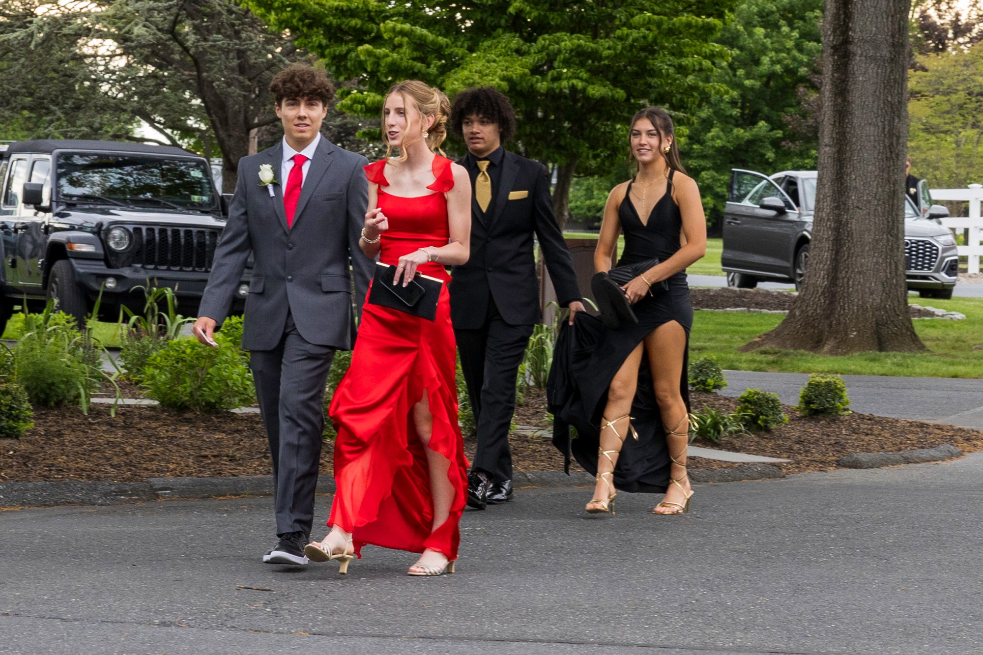 Notre Dame High School-Green Pond held its 2026 prom Friday, May 15, at Northampton Country Club in Bethlehem Township. Students and their guests arrive to the big night. (Jennifer Bogari/Christmas City Studio)